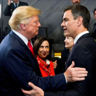 El jefe del Gobierno espanol Pedro Sanchez y el presidente de Estados Unidos Donald Trump.-HORST WAGNER (EFE)