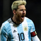 Messi festeja su gol a Uruguay tras su retorno con la selección argentina.-REUTERS / MARCOS BRINDICCI