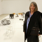 Susana Solano, ayer en la sala 9 del MPH, junto a maquetas de sus esculturas públicas.-J. M. LOSTAU