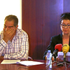 Los tíos de la niña, Rosana y Pedro, en un momento de la rueda de prensa.-ICAL