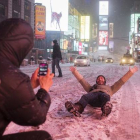 Buen humor en una Nueva York nevada.-Foto: ADREES LATIF / REUTERS