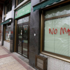 Pintadas en la sede de la Federación regional de Caza en Valladolid-Efe