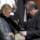 La presidenta de la C. de Madrid, Cristina Cifuentes, y Herrera, en el Congreso.-ICAL