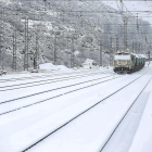 Nieve en la estación de tren de Busdongo (León)-E. M.