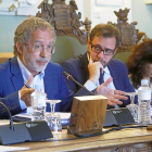 Manuel Saravia, en una imagen de archivo durante un pleno.-J. M. LOSTAU