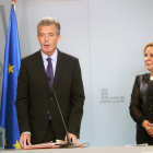 La vicepresidenta y portavoz de la Junta, Rosa Valdeón, preside la toma de posesión del nuevo delegado territorial en Ávila, José Francisco Hernández Herrero.-ICAL