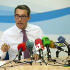 El presidente del PP de Ávila, Antolín Sanz, ofreció una rueda para tratar lo sucedido en el Pleno de constitución de la Diputación de Ávila.-ICAL