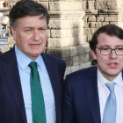 Francisco Vázquez y Alfonso Fernández Mañueco, durante la pasada campaña de primarias en un acto en Segovia.-