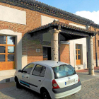 Entrada del centro de salud de Alaejos ubicado en la Plaza de Santa María, que da servicio a seis municipios.-EL MUNDO