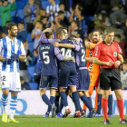 Los jugadores del Valladolid celebran el segundo gol en Anoeta.-