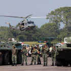 El Ejército de Venezuela realiza ejercicios militares en la frontera con Colombia.-AFP