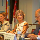 La ministra de Agricultura, Isabel García Tejerina, acompañada de Milagros Marcos, y Manuel Bategón,-ICAL