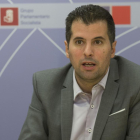 El secretario general del PSOE de Castilla y León, Luis Tudanca, se reúne con representantes de empleados públicos de Servicios Centrales de la Administración Autonómica.-ICAL