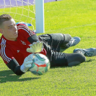 Lunin, durante su primera entrenamiento con el Real Valladolid.-J. M. LOSTAU