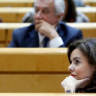 La vicepresidenta y ministra de presidencia y asuntos territoriales, Soraya Sáenz de Santamaría, este martes en el Senado.-JUAN MANUEL PRATS