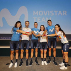 De izquierda a derecha, Sheila Gutiérrez, Alejandro Valverde, Enric Mas, Jelena Eric, Marc Soler y Lourdes Oyarbide, en Madrid.-MOVISTAR TEAM