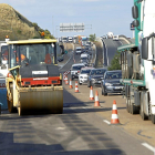 Las obras provocaron retenciones de más de cuatro kilómetros en la A-62 a su paso por Simancas.-J.M. LOSTAU
