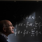 Santiago Velasco, científico del departamento de Física Aplicada de la Universidad de Salamanca.-ENRIQUE CARRASCAL