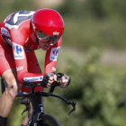 Froome, durante la contrarreloj de Logroño.-EFE / JAVIER LIZÓN