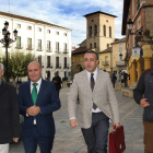 IaD) El delegado de la Junta, Luis Domingo Gonzalez, el presidente de Red Círculos, José Gómez, el director general de Economía Social y Autónomos, Jesús Rodriguez, y el coordinador de Red Círculos, Fidel Ramos, antes de la inauguración del Foro de Empleo-ICAL