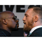 Floyd Mayweather y Conor McGregor, en una imagen de agosto del 2017.-AP
