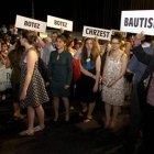 Bautismo de testigos de Jehová en Gante (Bélgica).-BELGA PHOTO / NICOLAS MAETERLINCK