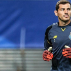 Iker Casillas, en un reciente entrenamiento con el Oporto.-EFE / FILIP SINGER