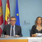 El vicepresidente de la Junta, José Antonio De Santiago-Juárez, y la portavoz, Milagros Marcos.-ICAL