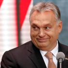 El primer ministro húngaro, Viktor Orbán, durante un discurso frente a la Casa del Terror en Budapest.-BERNADETT SZABO (REUTERS)