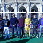 Alberto, Hervías, José Antonio Martínez Bermejo, Alberto Bustos, Masip, Becerra y Óscar Puente, en el penalti solidario en la Plaza Mayor-J. M. LOSTAU
