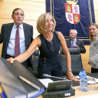 El consejero de Sanidad, Antonio María Sáez, y la consejera de Familia, Alicia García, ayer en la comparecencia.-ICAL