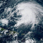 La tormenta tropical Karen avanza por el Caribe rumbo a Puerto Rico  donde se espera que impacte el martes.-EFE
