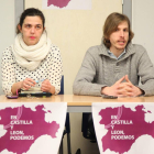 El secretario regional de Podemos, Pablo Fernández, presenta los miembros de su equipo que concurren a las primarias para la configuración de la lista autonómica. En la imagen, junto con la periodista Natalia del Barrio, única candidata a la secretaría pr-Ical