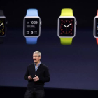 Tim Cook hablando sobre el Apple Watch este lunes en San Francisco.-Foto: ERIC RISBERG / AP