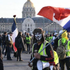 Protesta de los chalecos amarillos en la explanada de los Inválidos en París.-ERIC FEFERBERG (AFP)