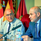 Jesús Julio Carnero y Víctor Caramanzana ayer, durante la presentación del plan en el Palacio de Pimentel.-EL MUNDO