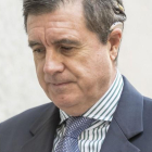 El expresidente del Govern balear Jaume Matas a su llegada a la Audiencia de Palma para ser juzgado por el caso ópera.-CATI CLADERA (EFE)