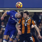 Ryan Mason sufrió un golpe durísimo que le produjo una fractura craneal.-AP / AUGSTEIN