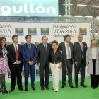 Juan Carlos Suárez Quiñones (i), Juan Vicente Herrera (c), María José Ortega (d)y María Luisa Poncela (d) con María Teresa Rodríguez, Juan Miguel Martínez Gabaldón y los hijos de María Teresa y miembros del consejo de administración de Gullón, Lourdes, He-Ical
