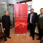 (I a D) El vicario Luis Argüello; el presidente de la Junta de Cofradías de Medina del Campo, Carlos García y el historiador y profesor de la UVa, Javier Burrieza, en la presentación del VI Congreso Nacional de Cofradías de Semana Santa que acogerá Medina-Ical
