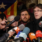 Puigdemont, junto a Comín, en Lovaina.-AFP / THIERRY ROGE