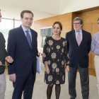 La presidenta de las Cortes, Silvia Clemente (C), se reúne con la mesa de gobierno del Consejo Económico y Social. Le acompañan en la imagen, Angel Hernández (D), secretario general de CCOO, Agustín Prieto González (I), secretario general de UGT, Germán B-ICAL