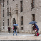 Imagen de la nieve el pasado jueves en Valladolid. J. M. LOSTAU