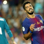 Luis Suárez, en el partido de ida de la Supercopa del Barça frente al Madrid.-EFE / TONI ALBIR