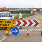 Carretera cortada en San Pedro de Latarce por las intensas lluvias de las tormentas.-J.M.LOSTAU