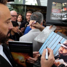 Nicolas Cage firma autógrafos a su llegada a Sitges.-MONICA SERRA