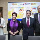 La alcaldesa de Segovia, Clara Luquero, segunda por la izquierda, en la presentación del Parque Comercial Guiomar.-ICAL