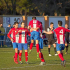 Los jugadores del Atlético Tordesillas celebran un gol en Las Salinas.-DIEGO RAYACES