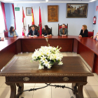 El presidente de la Diputación de Valladolid, Conrado Íscar, realiza una visita institucional a Renedo, acompañado de su alcaldesa, Raquel González,