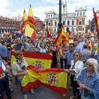 Momentos de la manifestación en contra de la independencia de Cataluña.-J.M. LOSTAU